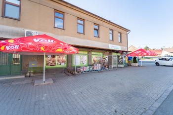 Obchod v obci - Prodej domu 56 m², Krakovany