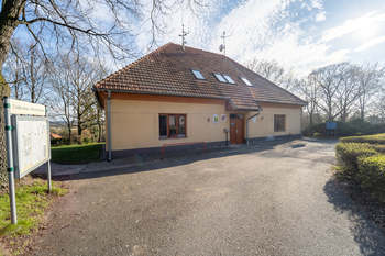 Obecní úřad v Krakovanech - Prodej domu 56 m², Krakovany