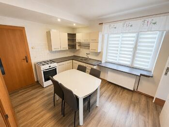 1NP - kuchyně s jídelnou - Prodej domu 197 m², Nový Bor