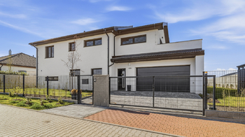 Prodej domu 264 m², Dobřejovice