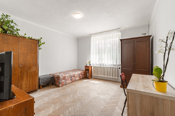Prodej domu 196 m², Chrást