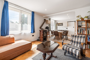 Prodej domu 196 m², Chrást
