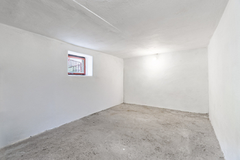 Prodej domu 196 m², Chrást