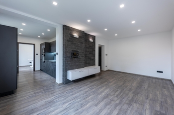 Obývací pokoj - Prodej bytu 3+kk v osobním vlastnictví 62 m², Netolice