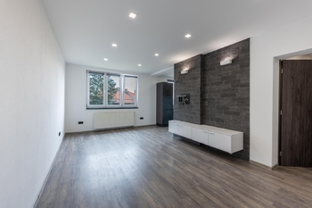 Obývací pokoj - Prodej bytu 3+kk v osobním vlastnictví 62 m², Netolice