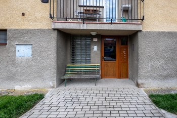 Hlavní vchod - Prodej bytu 3+kk v osobním vlastnictví 62 m², Netolice