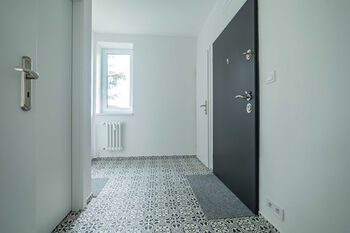 Předsíň. - Pronájem bytu 2+kk v osobním vlastnictví 61 m², Jindřichův Hradec