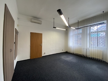 1 NP - Prodej kancelářských prostor 401 m², Ostrava