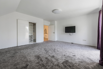 Prodej domu 196 m², Zvole