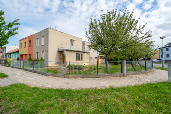 Pohled na budovu - Prodej domu 236 m², Kroměříž