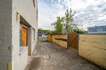 Dvůr - Prodej domu 236 m², Kroměříž