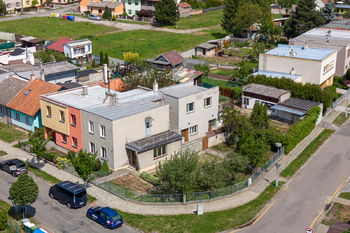 Pohled na celý dům s pozemkem - Prodej domu 236 m², Kroměříž