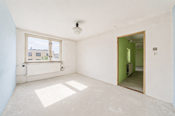 Přední pokoj v horním patře  -zadní část budovy - Prodej domu 236 m², Kroměříž
