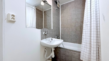 Pronájem bytu 1+kk v osobním vlastnictví 30 m², Praha 8 - Troja