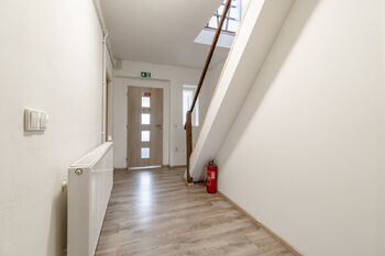 Pronájem ubytovacího zařízení 243 m², Bulovka