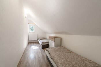 Pronájem ubytovacího zařízení 243 m², Bulovka