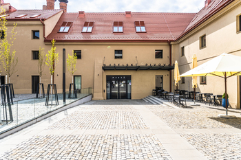 Vstup do pasáže z ulice Vrtbova - Pronájem bytu 2+kk v osobním vlastnictví 42 m², Praha 4 - Nusle