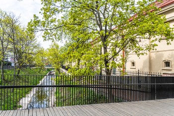 Most pro pěší - Pronájem bytu 2+kk v osobním vlastnictví 42 m², Praha 4 - Nusle