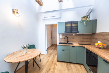 Kuchyně - Pronájem bytu 2+kk v osobním vlastnictví 42 m², Praha 4 - Nusle