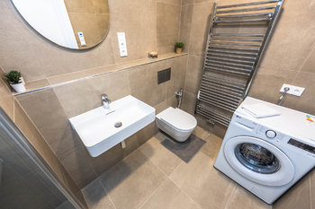 WC s bidetovou sprchou - Pronájem bytu 2+kk v osobním vlastnictví 42 m², Praha 4 - Nusle