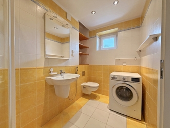 koupelna s wc - Pronájem bytu 2+1 v osobním vlastnictví 71 m², České Budějovice