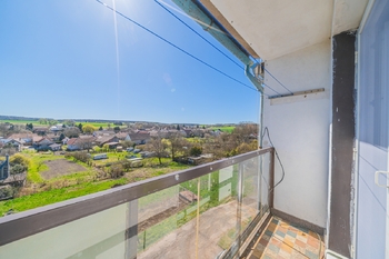 lodžie - Prodej bytu 3+1 v družstevním vlastnictví 71 m², Ledce