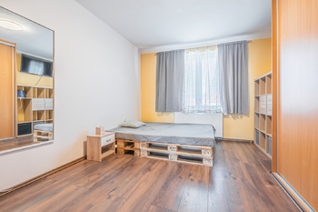 ložnice - Prodej bytu 3+1 v družstevním vlastnictví 71 m², Ledce