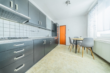 Prodej bytu 3+1 v družstevním vlastnictví 71 m², Ledce