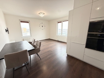 Pronájem bytu 3+kk v osobním vlastnictví 88 m², Praha 9 - Vysočany