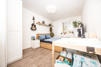 Ložnice - Prodej bytu 2+1 v družstevním vlastnictví 50 m², Teplice