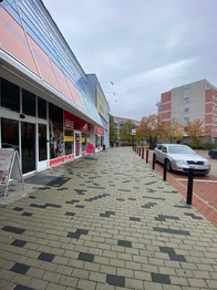 Pronájem obchodních prostor 301 m², Praha 9 - Černý Most