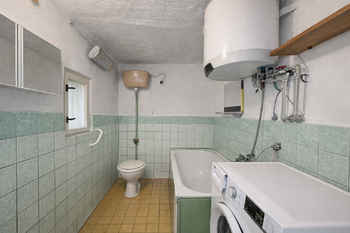 koupelna - Prodej domu 40 m², Semily