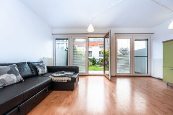 Pronájem bytu 1+kk v osobním vlastnictví 33 m², Praha 10 - Pitkovice