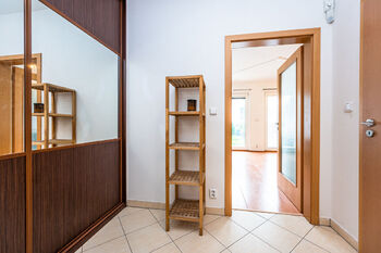 Pronájem bytu 1+kk v osobním vlastnictví 33 m², Praha 10 - Pitkovice