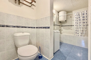 koupelna s toaletou - Prodej domu 95 m², Benátky nad Jizerou