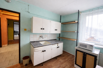 Kuchyně v přízemí - Prodej domu 188 m², Albrechtice
