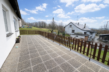 1NP - terasa 40m2, vstup z OP - Prodej domu 188 m², Albrechtice