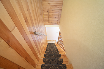 1NP - Schody do podkroví - Prodej domu 188 m², Albrechtice