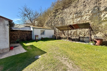 dvorek - Prodej chaty / chalupy 95 m², Benátky nad Jizerou