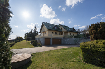Prodej domu 615 m², Fryšták