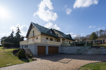 Prodej domu 615 m², Fryšták