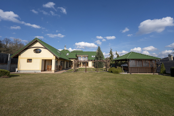 Prodej domu 615 m², Fryšták