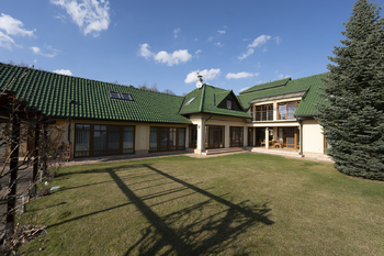 Prodej domu 615 m², Fryšták