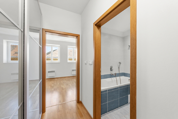 Prodej bytu 2+1 v osobním vlastnictví 64 m², Praha 3 - Žižkov