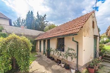 Prodej pozemku 1309 m², Šestajovice