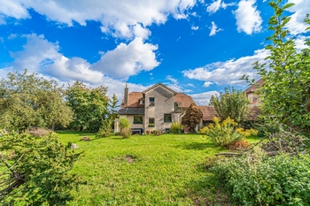 Prodej pozemku 1309 m², Šestajovice