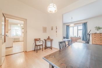 Prodej pozemku 1309 m², Šestajovice