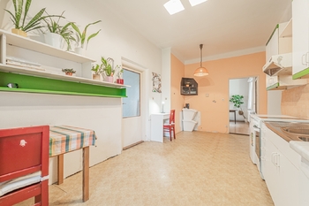 Prodej pozemku 1309 m², Šestajovice