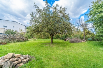 Prodej pozemku 1309 m², Šestajovice