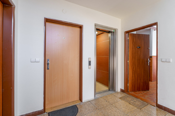 Prodej bytu 3+kk v osobním vlastnictví 67 m², Praha 5 - Košíře